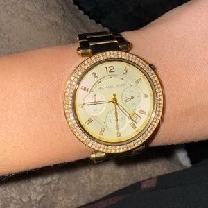 Gold Michael Kors watch  amazing condition just needs new battery